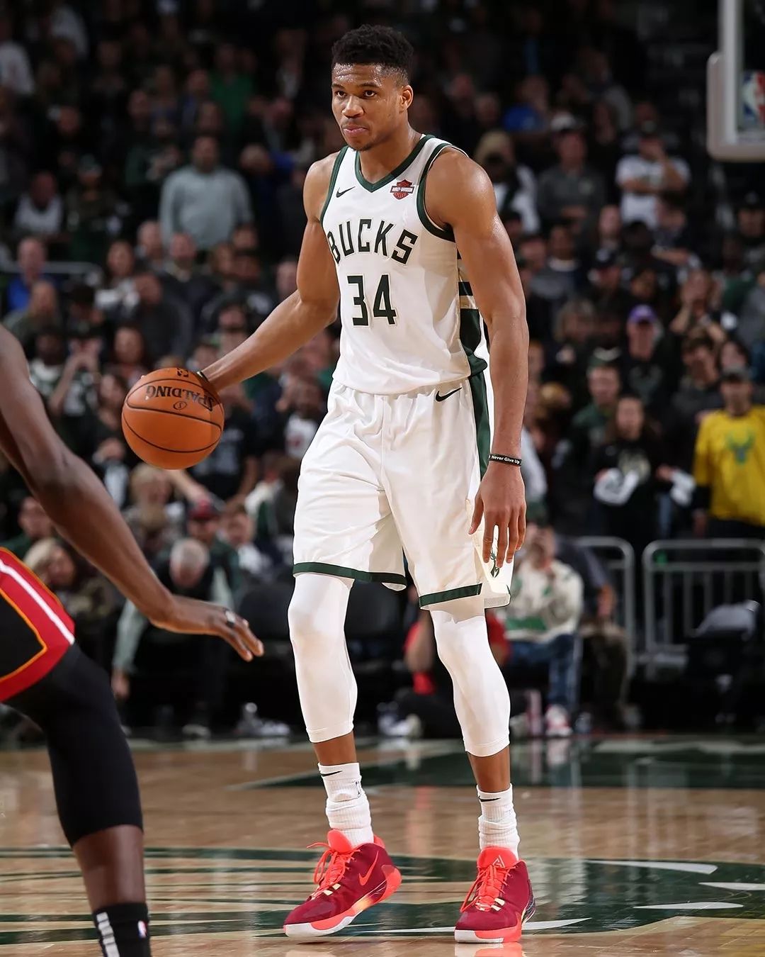 虎扑体育-字母哥巅峰对决，蒂姆与70激战快船分钟，回归赛场胜负难料！的简单介绍