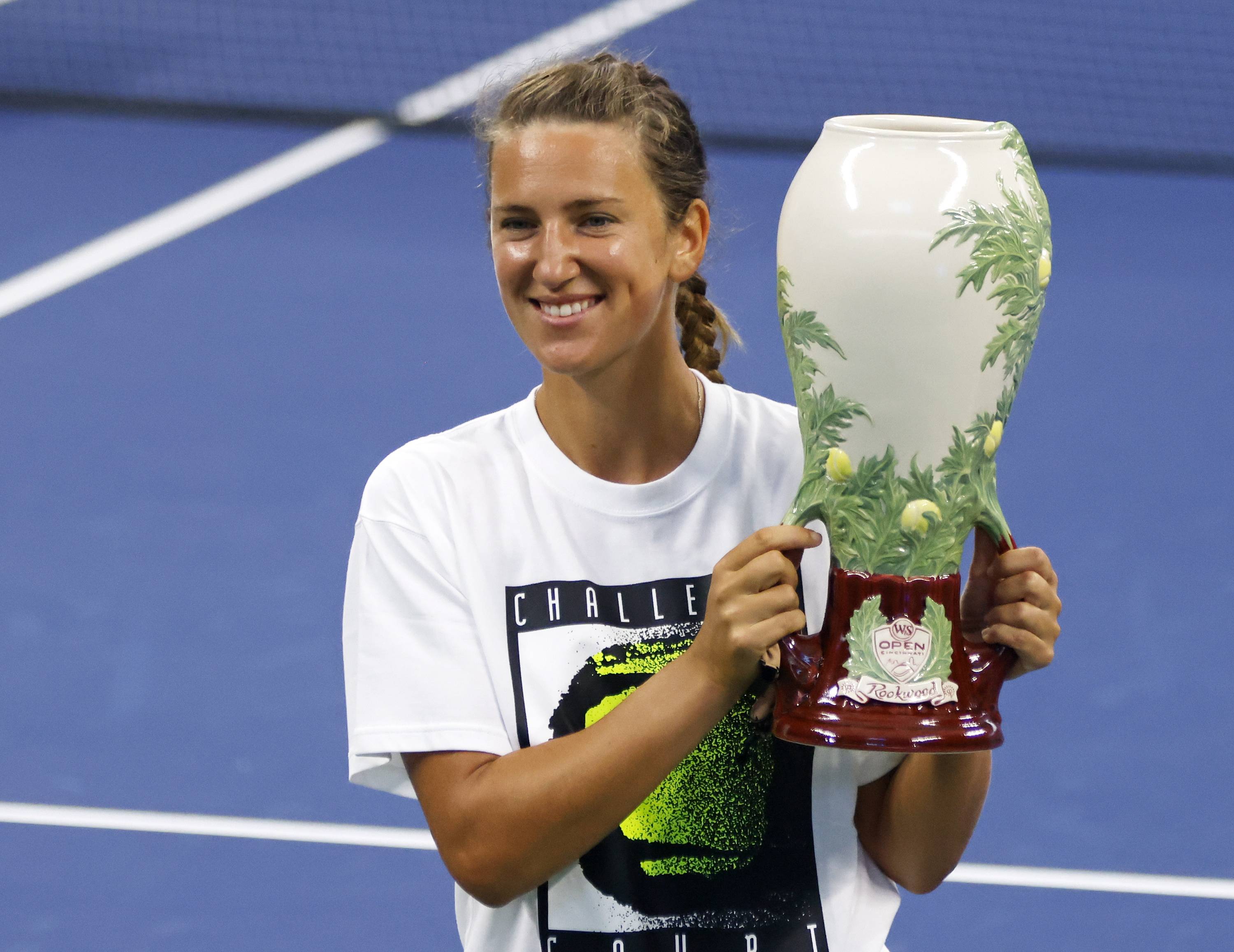 包含阿扎伦卡在日本队比赛中赛况扑朔迷离，精彩发挥引发热议！的词条